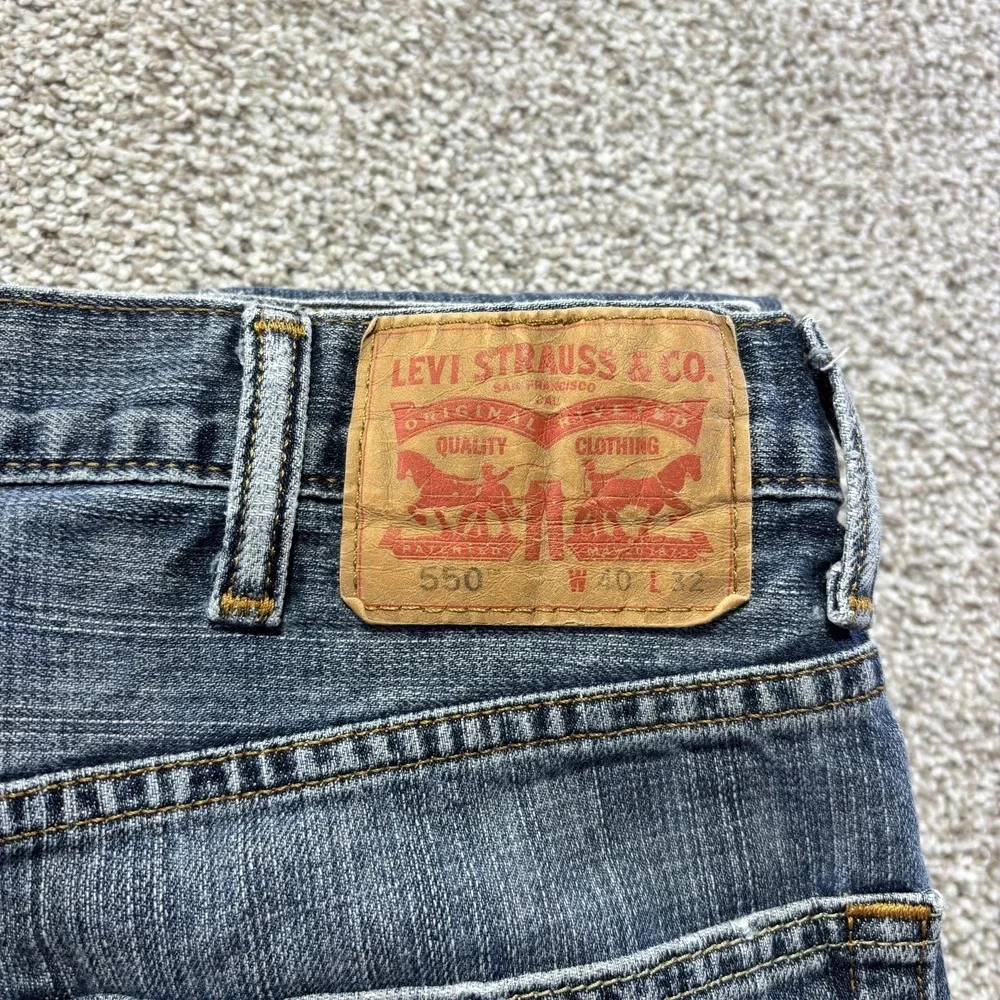 Levis 550‎ Jeans Mens 40x32 Blue Medium Wash Relaxed Straight Denim Distressed